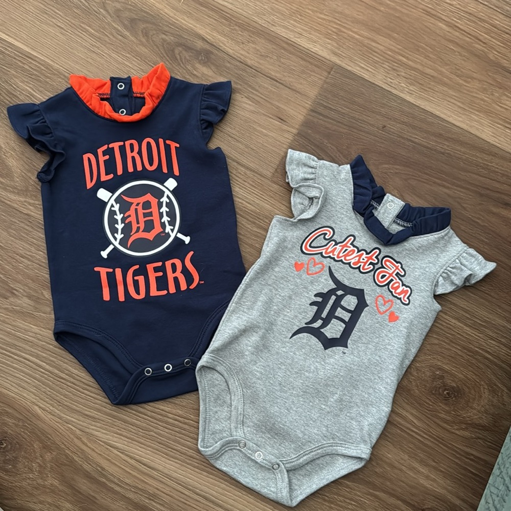 Detroit Tigers Onsie Set